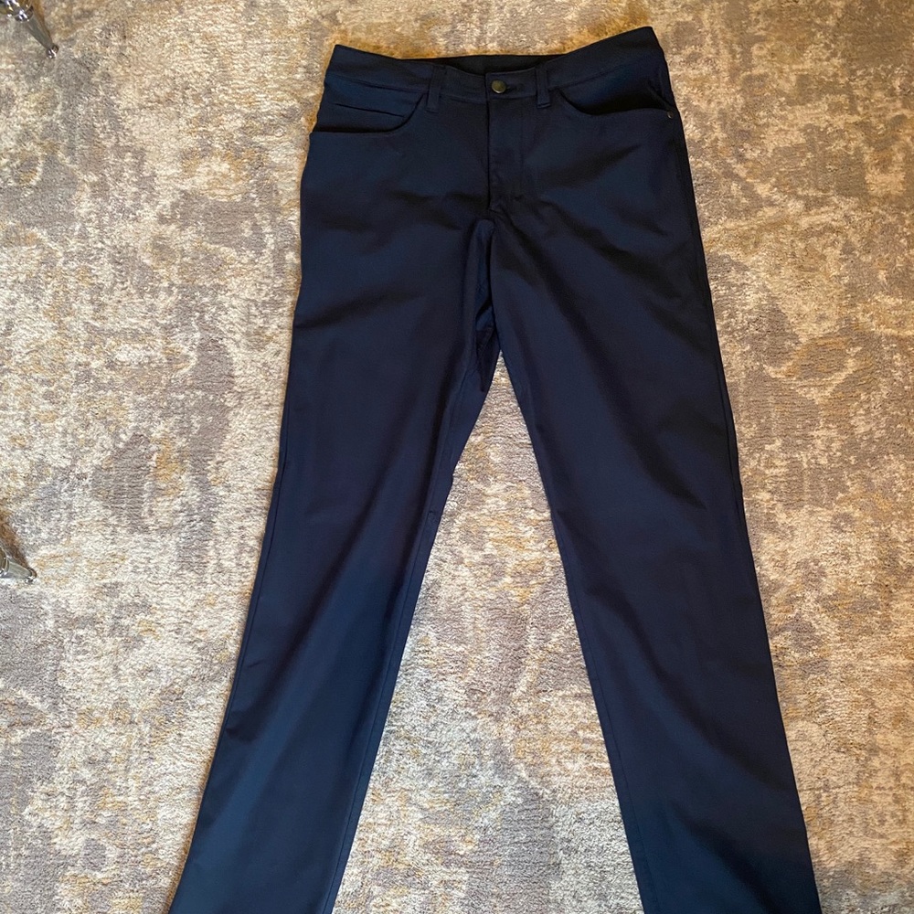 Men’s Lululemon ABC pant, size 28